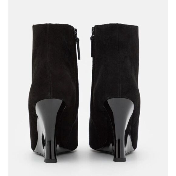 TORY BURCH SCULPTED WEDGE ANKLE BOOTS  in Nero/Black NWOB Size 8 1/2 - Picture 3 of 10